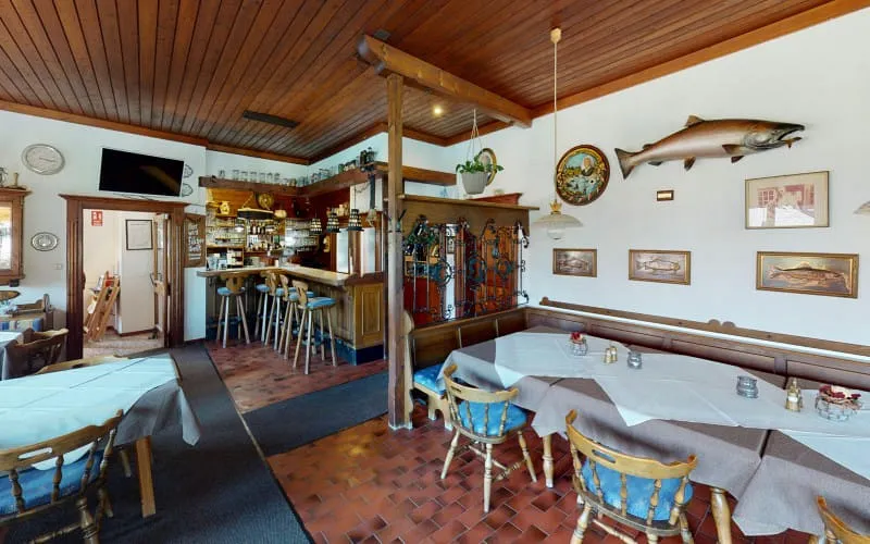 forellenstubeloferdiningroom.jpg